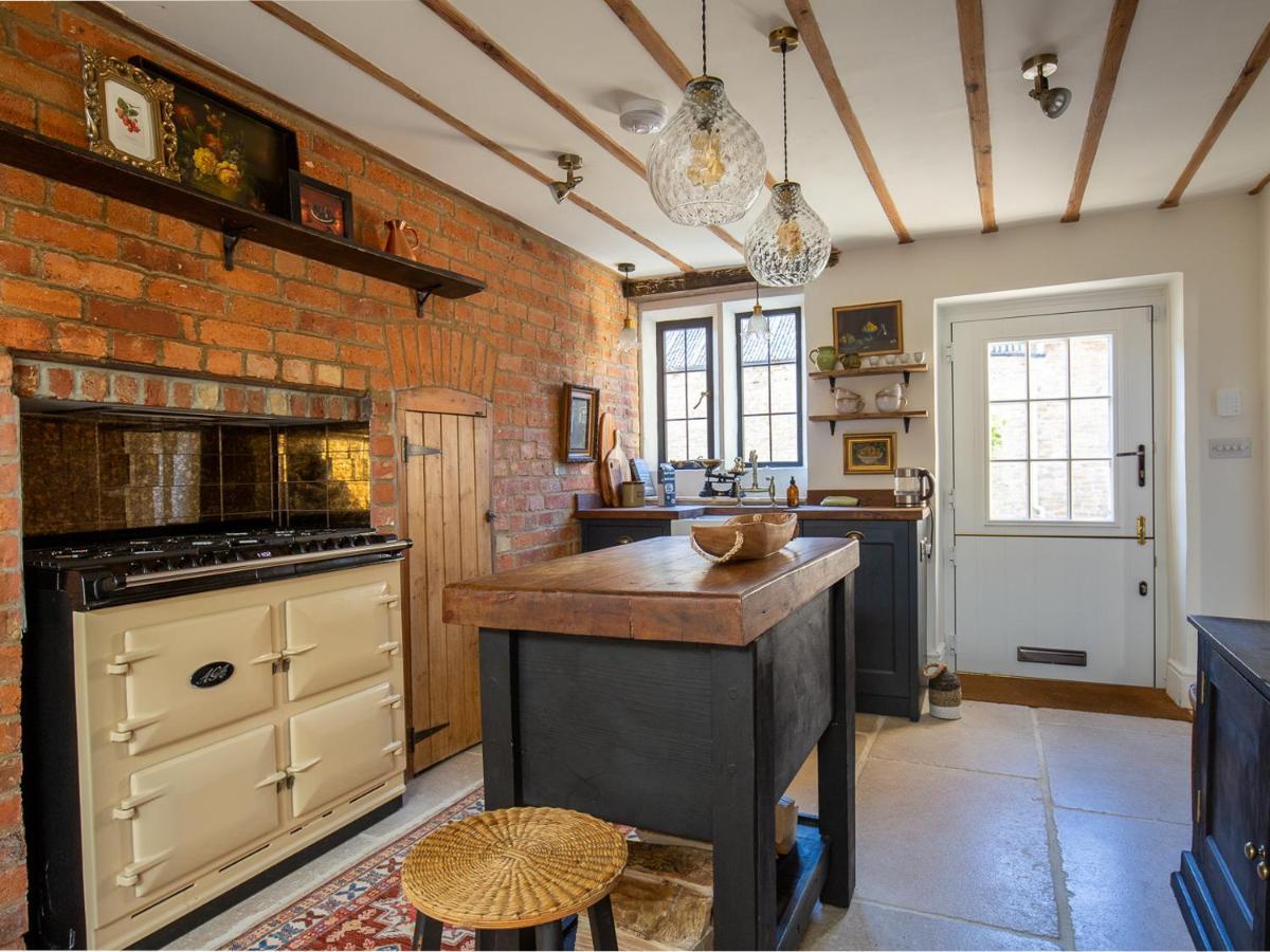 Little Oakley Cottage Sandford St Martin Exteriör bild