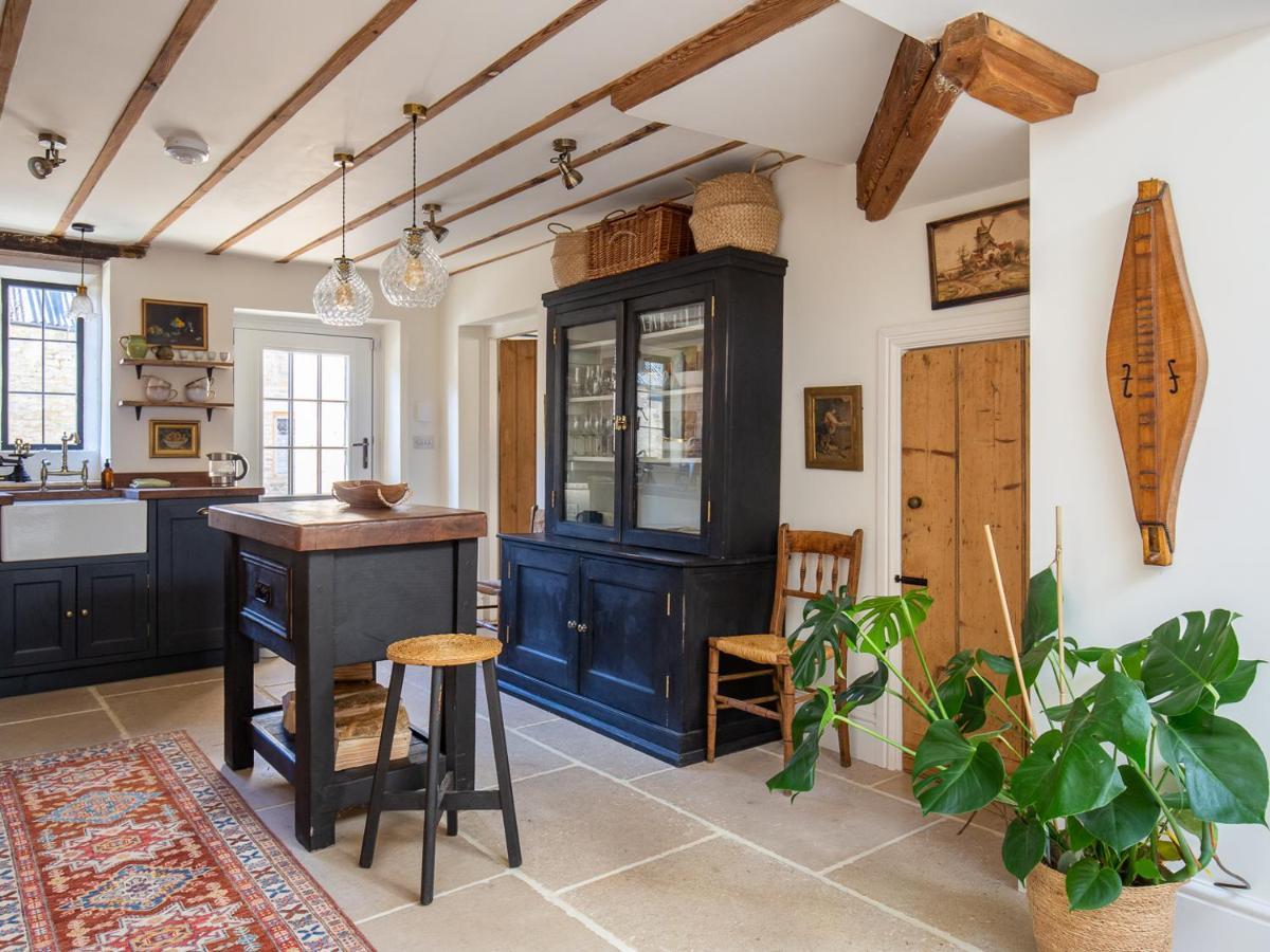 Little Oakley Cottage Sandford St Martin Exteriör bild