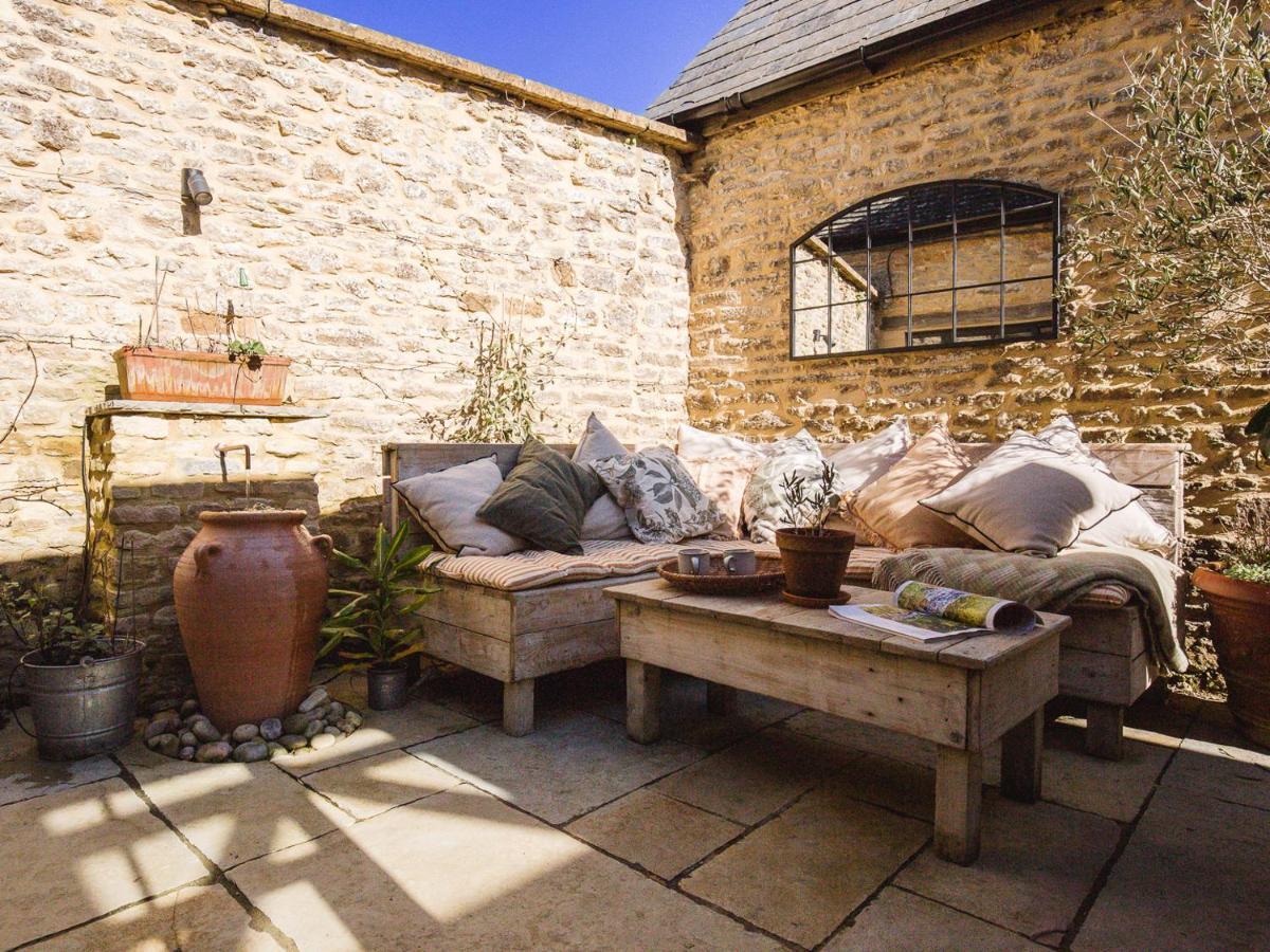 Little Oakley Cottage Sandford St Martin Exteriör bild
